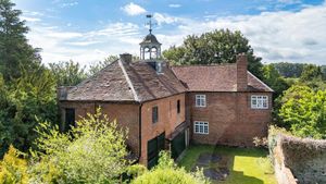 The coach house. Picture: Knight Frank/Rightmove
