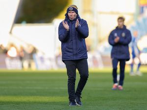 Supporting image for story: "We can't start any game like that" - Michael Appleton calls for Shrewsbury to be quicker out of the blocks after Oldham Athletic stalemate