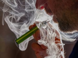 Supporting image for story: Belgium bringing in new year ban on disposable electronic cigarettes