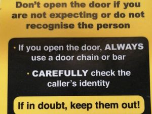 Supporting image for story: Police warning after man knocks on Market Drayton doors and pressures residents for cash