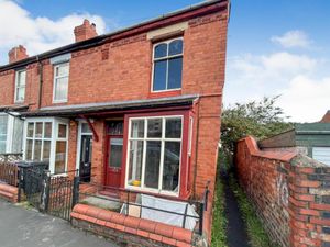 Supporting image for story: Oswestry house 'with great potential' going under the hammer with reduced guide price - take a look around