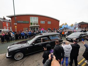 Supporting image for story: Ricky Hatton funeral: Thousands line streets of Manchester for farewell