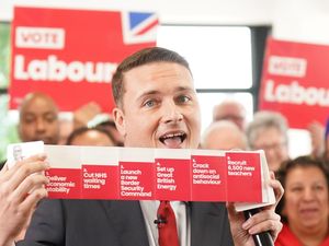 Supporting image for story: No plans to reverse ban on foreign health workers’ dependants, says Streeting