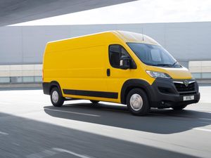 Supporting image for story: Vauxhall rounds out electric van series with new Movano-e