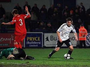 Supporting image for story: Andy Sinton sets AFC Telford sights on title