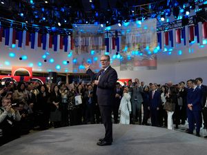 Supporting image for story: Britain should talk itself up more, says Starmer on return from China