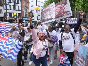 Supporting image for story: Chagossians want sovereignty deal to go ahead, says Mauritius legal adviser