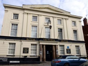 Supporting image for story: Developers converting Newport hotel into flats ask to build an extra floor on top


 