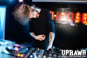 Lee Blackfox. Photo from: https://totaluprawr.com/djs/lee-blackfox/