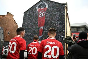 Tributes were paid to the late forward Diogo Jota before the game.(Photo by Oli SCARFF / AFP via Getty Images) 