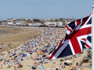 Supporting image for story: Cooler weather forecast after UK sees hottest day of the year
