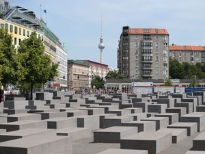 Supporting image for story: Man seriously injured in attack at Holocaust Memorial in Berlin