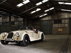 Supporting image for story: The Morgan Roadster is a fabulous old-school sports car