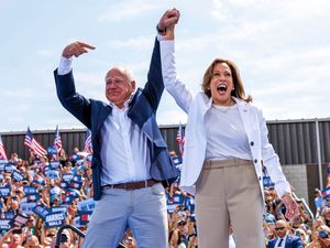 Supporting image for story: Bon Iver perform rendition of US civil war anthem at Kamala Harris rally