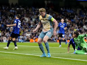 Supporting image for story: Manchester City star Kevin De Bruyne faces fitness test ahead of Arsenal clash