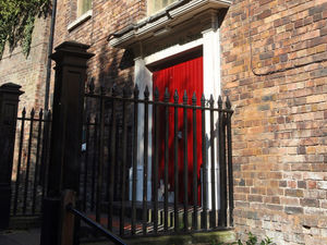 Supporting image for story: Thieves ruin floral display at Bridgnorth theatre less than a day after it was made