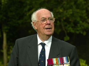 Supporting image for story: Last surviving Second World War Victoria Cross recipient dies aged 105