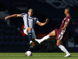 Jake Livermore in action for Albion against Leicester City (AMA)