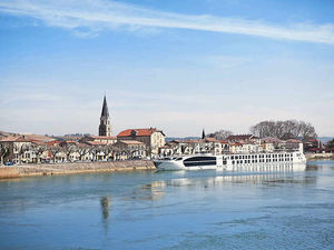 Supporting image for story: Waterways with oh là là