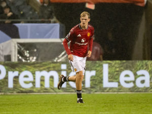 Supporting image for story: 'He has big qualities': What Manchester United captain said about West Brom loan 'gem' Toby Collyer