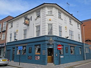 Supporting image for story: Five-star dining in Wolverhampton - the city's pubs with the best hygiene rating