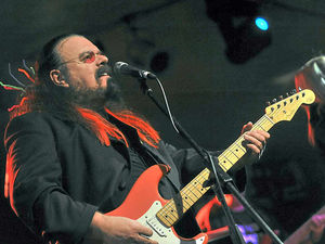 Supporting image for story: Roy Wood rocks the Robin with Wizzard