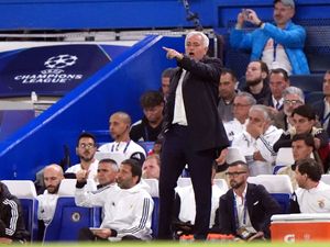 Supporting image for story: Jose Mourinho suffers defeat on Chelsea homecoming