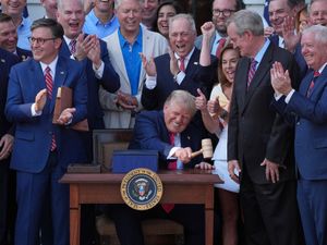 Supporting image for story: Trump signs tax and spending cut bill at White House July 4 picnic