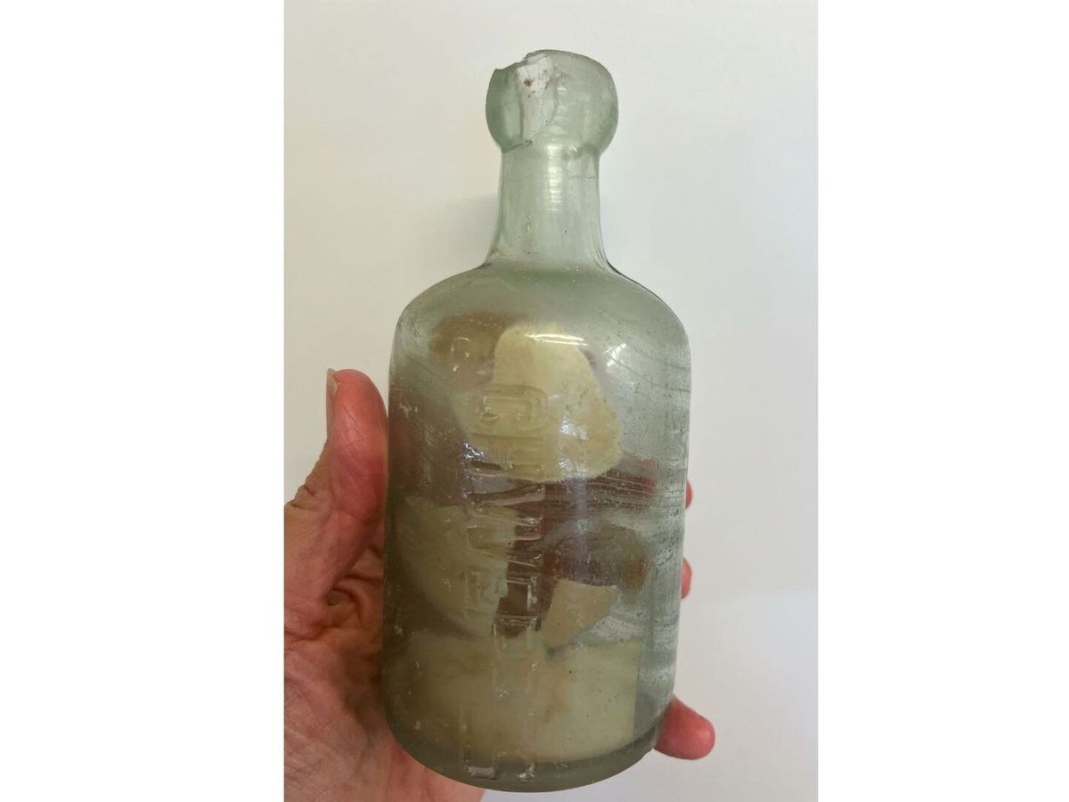 First World War soldiers&rsquo; messages in a bottle found on Australian beach