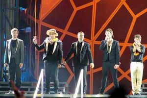 Supporting image for story: We want photos of YOU with Take That!