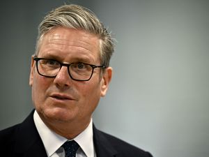 Supporting image for story: Starmer makes U-turn in bid to head off Labour welfare revolt