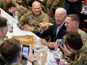 Supporting image for story: Joe Biden visits US troops near Poland-Ukraine border