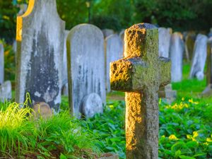 Supporting image for story: Funeral costs reach record high as one in five families struggle to pay