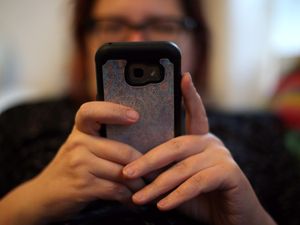 Supporting image for story: Many seek health advice from AI chatbots and social media – poll