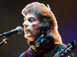 Supporting image for story: Steve Hackett talks ahead of Birmingham gig