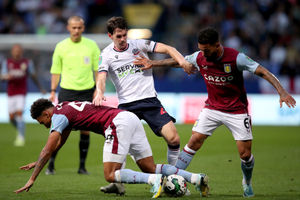  Douglas Luiz (right)  Boubacar Kamara