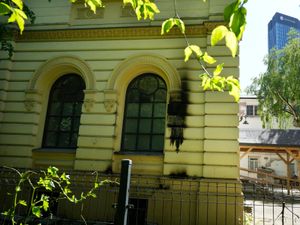 Supporting image for story: Warsaw synagogue attacked with firebombs