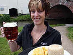 Supporting image for story: Pub has slow food on menu for canal boats