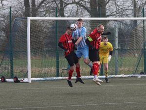 Supporting image for story: Red-hot Dwyer warms the
Colts on freezing afternoon