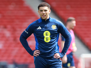 Supporting image for story: Wolves still in race for Che Adams