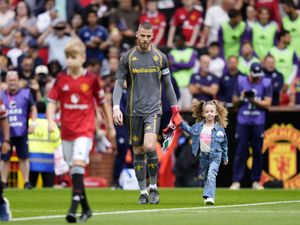 Supporting image for story: Man Utd welcome Benjamin Sesko and pay tribute to David De Gea before friendly