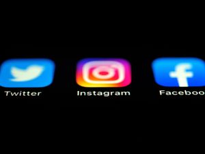 Supporting image for story: Social networks should require users to verify ID, tech experts suggest