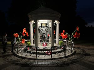 Wreaths were laid in tribute to those who served and those who gave their lives.