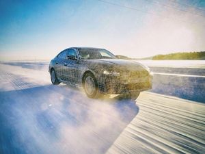 Supporting image for story: Powertrain specs revealed for upcoming BMW i4