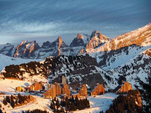 Supporting image for story: British skier found dead at bottom of cliff in French Alps, prosecutor confirms