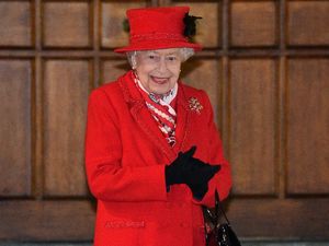 Supporting image for story: Royal reunion with Queen and family at William and Kate’s final destination