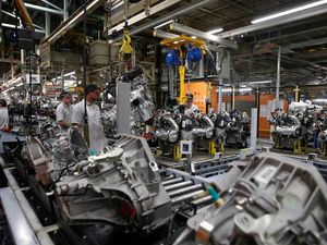 Supporting image for story: UK car production plummets in eighth consecutive month of decline