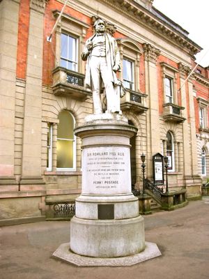 Rowland Hill's statue in Kidderminster