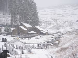 Supporting image for story: Rare freezing rain and snow may hit parts of northern England over weekend