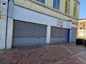 Supporting image for story: The empty shop problem in Walsall: Why it's getting worse - and what locals say should be done